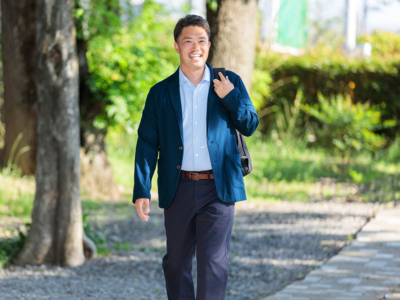 ラフな着心地なのに、上品なシルエットを生み出すhadaeのジャケット