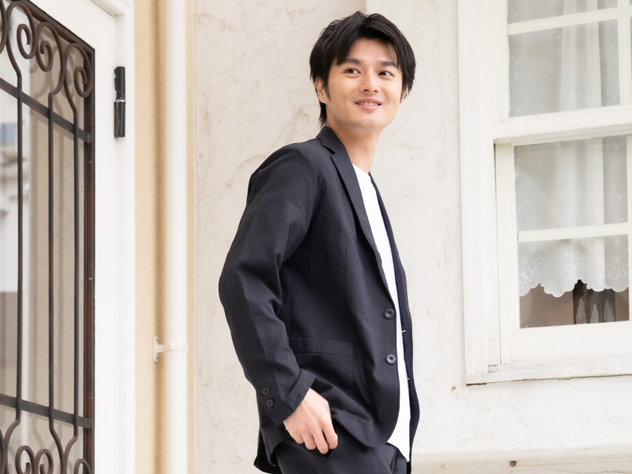 着用シーンを選ばずワードローブに大活躍