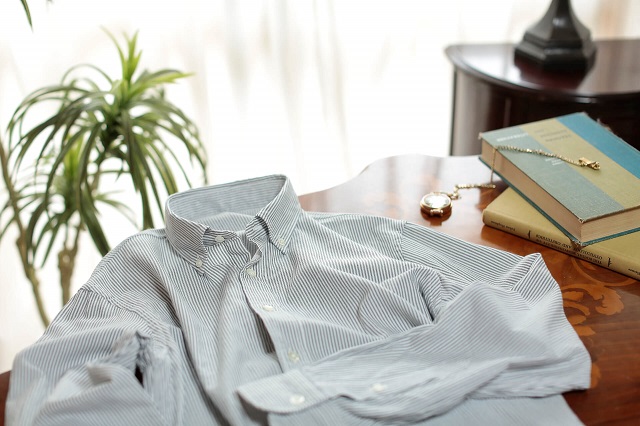 ストライプのシャツ