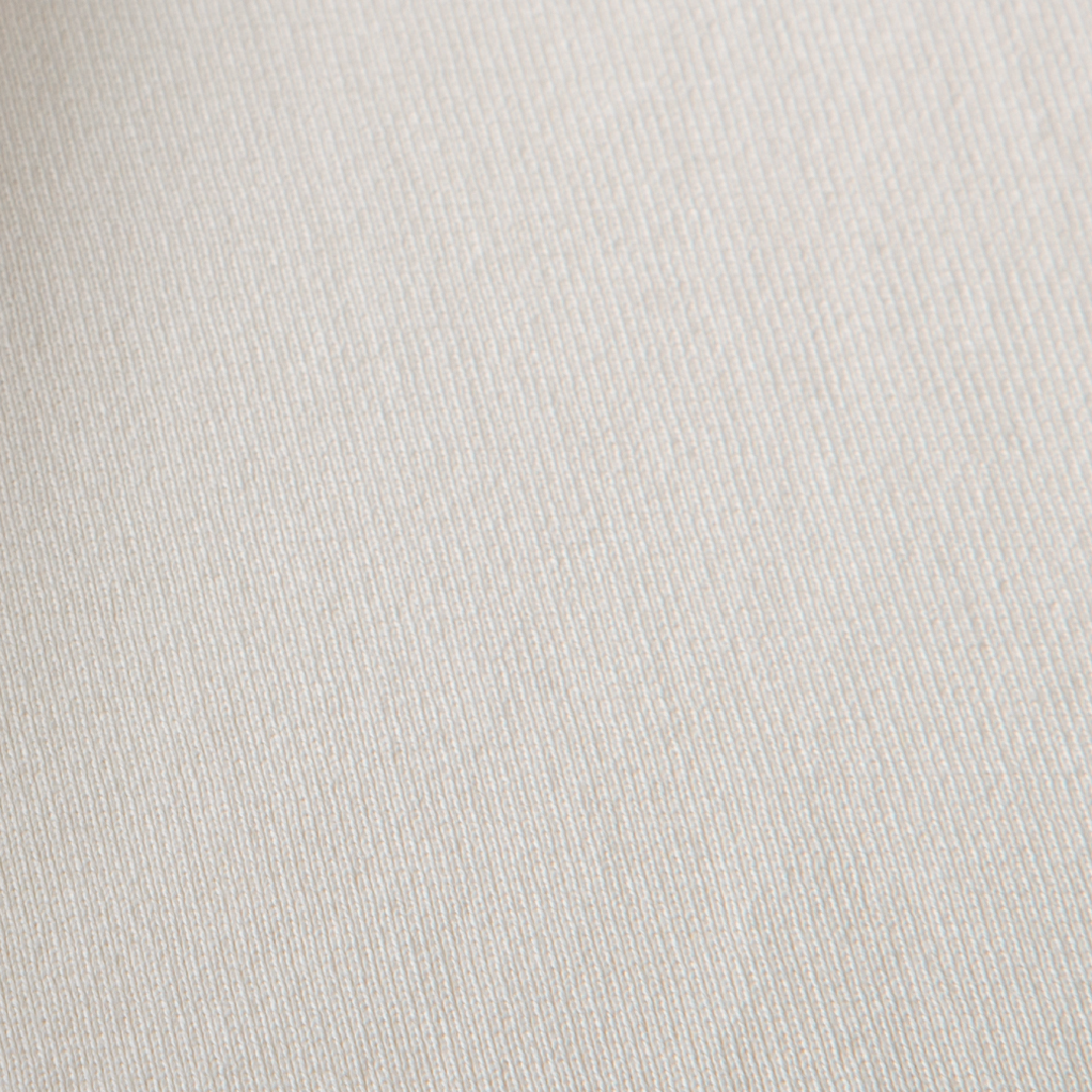 『和紙布カットソー』のドライな生地感